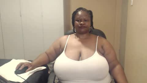sweetnoziexxx online show from October 3, 4:32 am