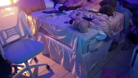 WeAim2PZzz online show from February 3, 12:47 pm