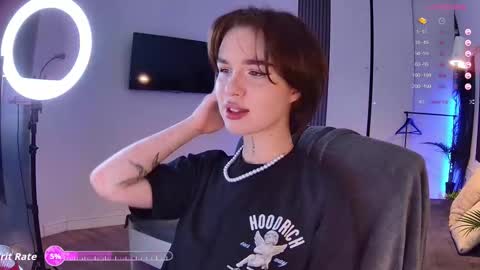 Alice online show from March 21, 9:30 pm