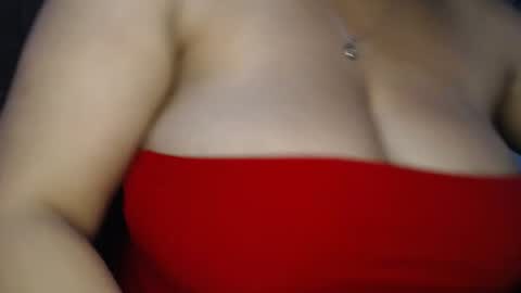 Snapshot of sweett_candy1 chatting on October 14, 2:14 am sweett_candy1 online show from October 14, 2:14 am