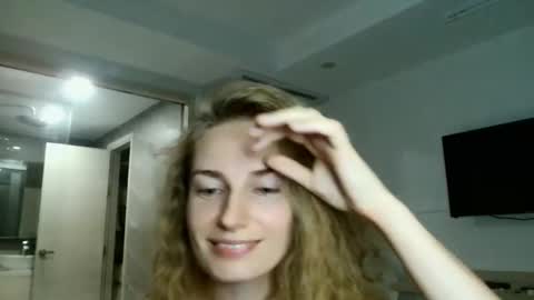 sweety_fruits online show from March 11, 1:36 pm