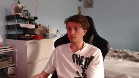 Cat online show from April 20, 8:50 am