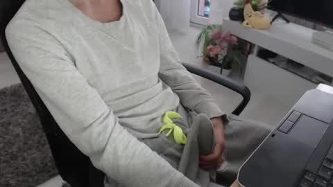 SwetLittleBoy4u online show from January 12, 10:44 am