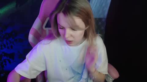 Hannah VACATION 17 - 27 AUGUST online show from February 10, 1:22 pm