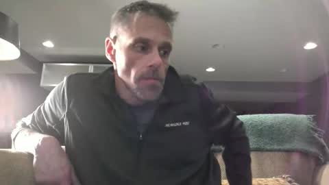 Snapshot of swontguy2025 chatting on March 9, 6:28 am swontguy2025 online show from March 9, 6:28 am