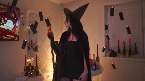 Sophie online show from October 25, 11:31 am