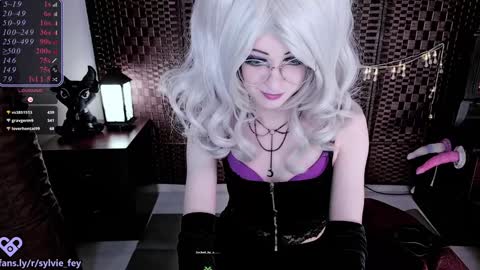 Sylvie online show from January 12, 4:00 am