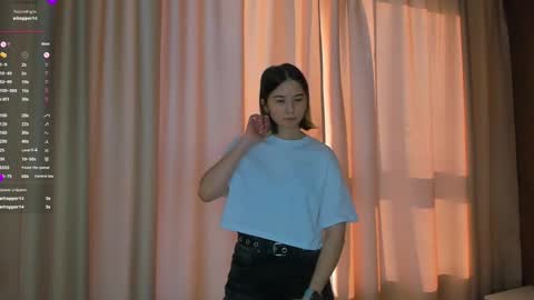 Mia online show from February 28, 4:32 am