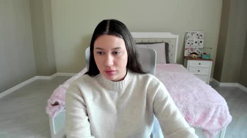 Snapshot of synop_sis chatting on October 17, 8:40 am Mila online show from October 17, 8:40 am
