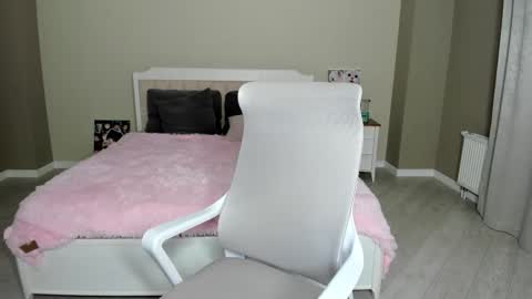 Mila online show from October 26, 2:01 am