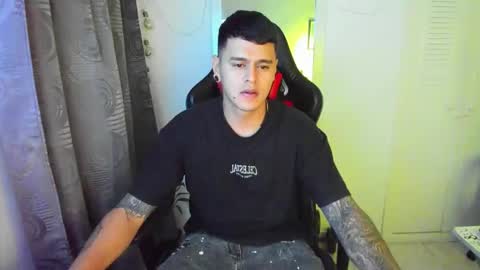 t_moon_1 online show from May 13, 3:27 am