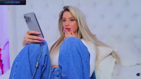 Arianna online show from February 18, 7:41 pm