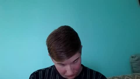 collegetwinkboi online show from December 17, 4:25 pm