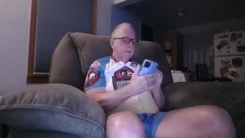 tacrunner66_ online show from February 15, 2:38 pm