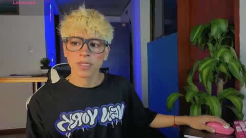 taichi online show from February 12, 11:14 am