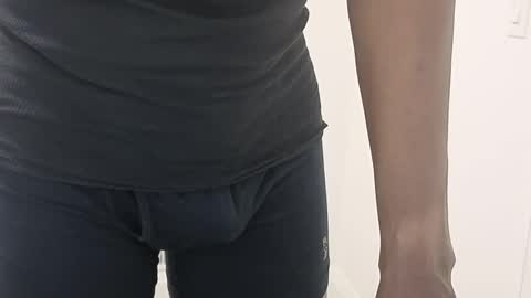 tall and shy guy online show from November 17, 9:45 am