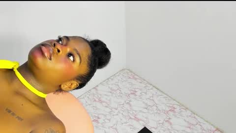 tamara_lubez online show from November 20, 1:37 am