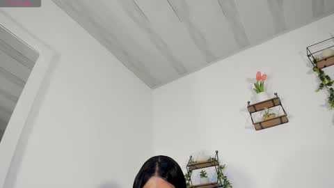  T A M A R A  online show from November 30, 4:52 am