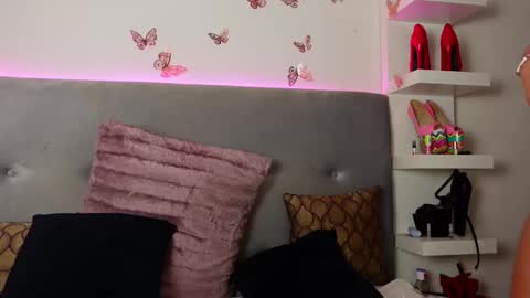 Tania online show from November 14, 5:53 am