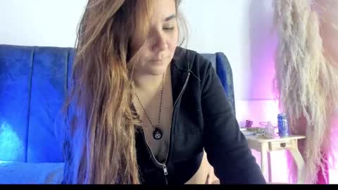 tara__ online show from December 1, 1:47 am