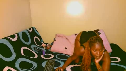 tastie_t online show from October 28, 3:02 pm