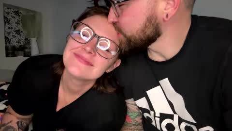 MrMrs online show from January 4, 1:42 am