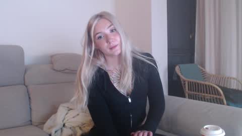 tattoobbgirl online show from December 4, 5:56 pm