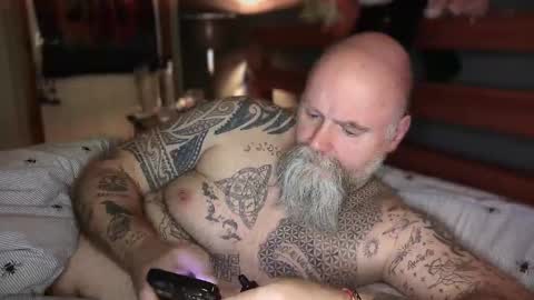 Tattooeddilf 01 online show from December 5, 11:13 pm