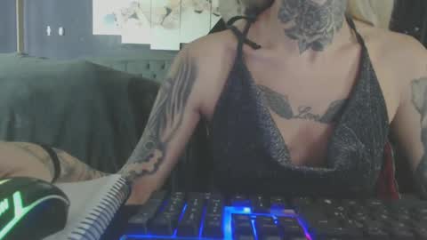 tatuada_safada online show from November 6, 10:51 am