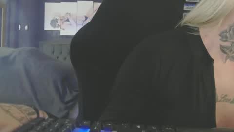 Snapshot of tatuada_safada chatting on September 24, 5:36 am tatuada_safada online show from September 24, 5:36 am