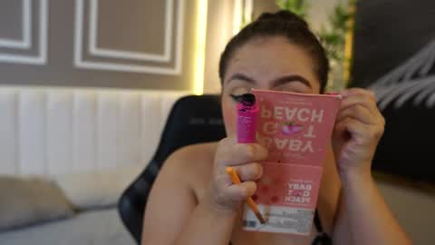 Teylor  Kim online show from November 11, 7:05 pm