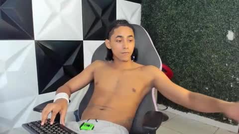 Taylor online show from March 26, 1:44 am