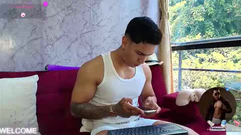 Snapshot of taylor_johnn chatting on September 25, 2:57 pm Penagos zz    online show from September 25, 2:57 pm