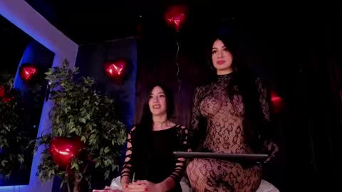 Taylor  Help me to get 100 thumbs up online show from February 14, 11:31 am