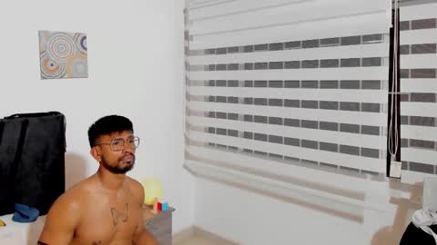 taylormaccurdy_ online show from September 25, 4:58 pm