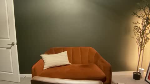 Taylor Rae online show from February 10, 5:32 am