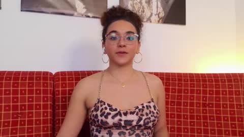 Tay Tay online show from March 5, 10:41 pm