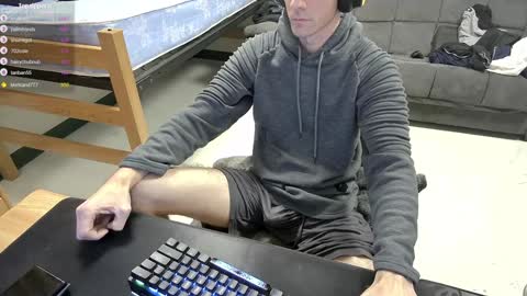 Snapshot of tbone_93 chatting on December 2, 4:04 pm Tbone online show from December 2, 4:04 pm