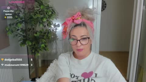 Cherry online show from February 8, 6:22 pm