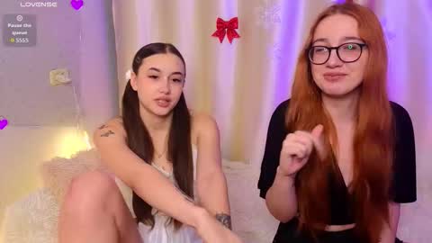 Alice and Cassie online show from December 16, 7:09 pm