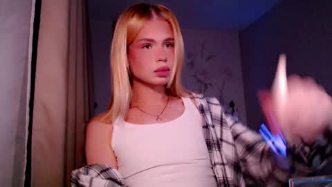 temberli online show from November 12, 4:26 am