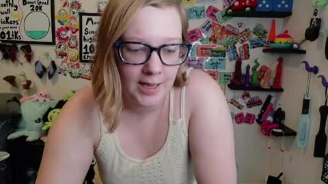 Pixie and Tentacle Overlord online show from April 20, 10:13 pm