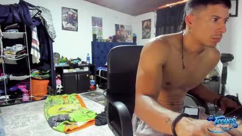 teoyes_ online show from March 25, 4:36 pm