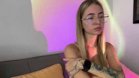 tessa_calmness online show from June 4, 3:23 am