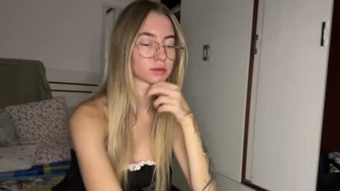 tessa_calmness online show from July 22, 3:08 am