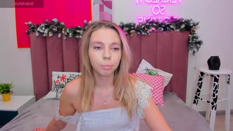 Tessa 3 online show from December 15, 1:56 am