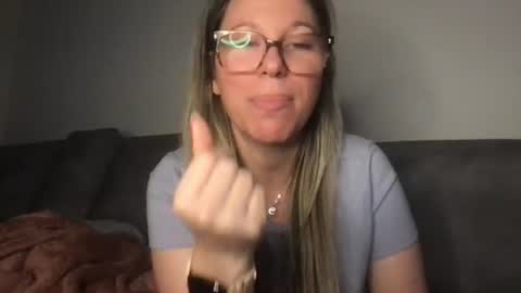 Daphne Summers online show from August 9, 3:23 am