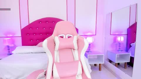 Thalia  online show from October 18, 9:30 pm