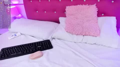 Thalia  online show from October 22, 9:05 pm