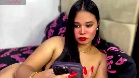 Ms. Thalia online show from December 4, 5:40 am